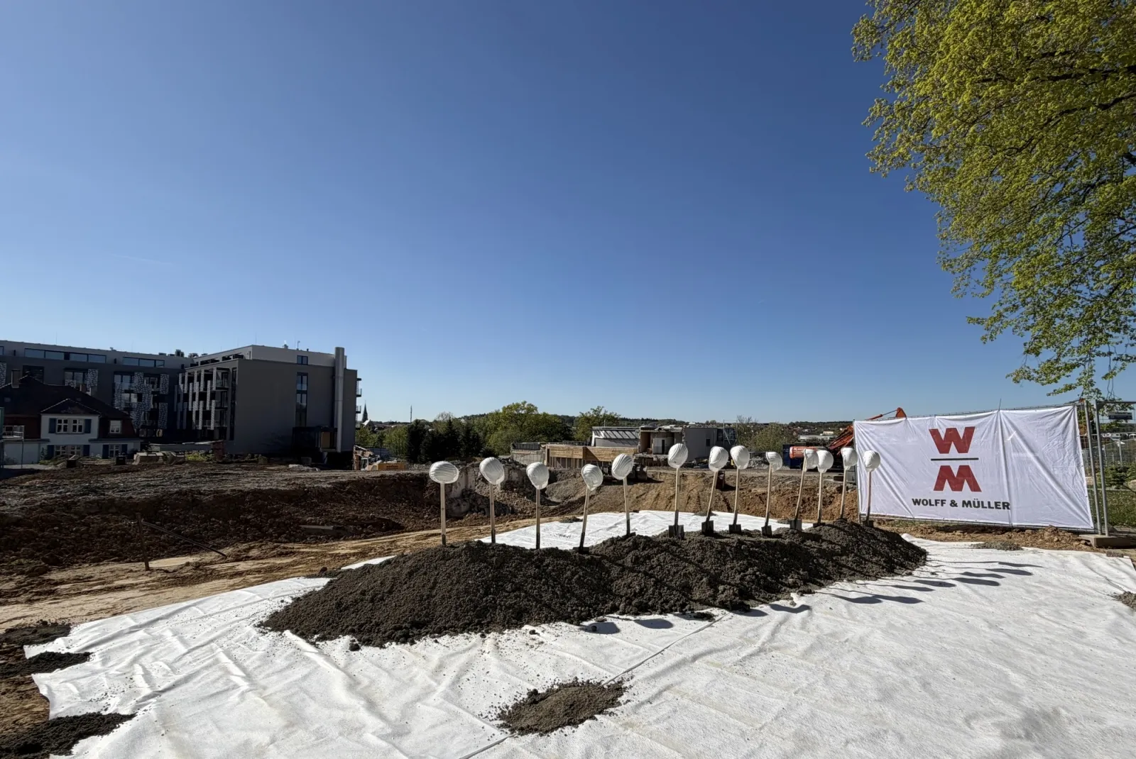 Vor dem Spatenstich (Bild: Stadt Bad Rappenau)