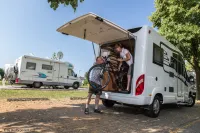 Radfahrer Wohnmobil