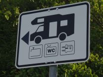 Schild Wohnmobilstellplatz